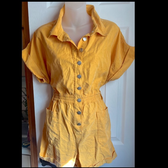 Romper one piece yellow jumper shorts top - Picture 1 of 3